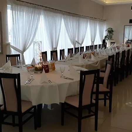 Restauracja Graal Гостевой дом Targowisko